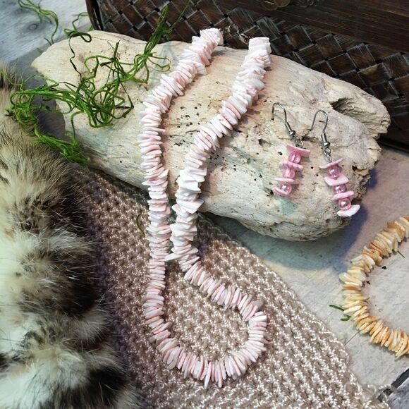 Puka pink shell choker & earring set vintage - Picture 1 of 4